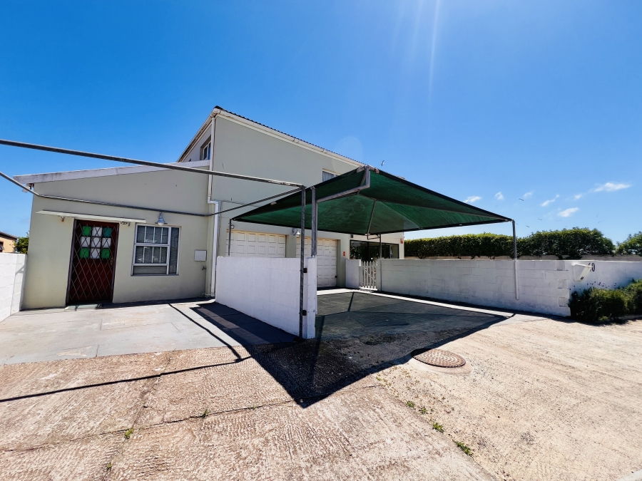 5 Bedroom Property for Sale in Country Club Western Cape